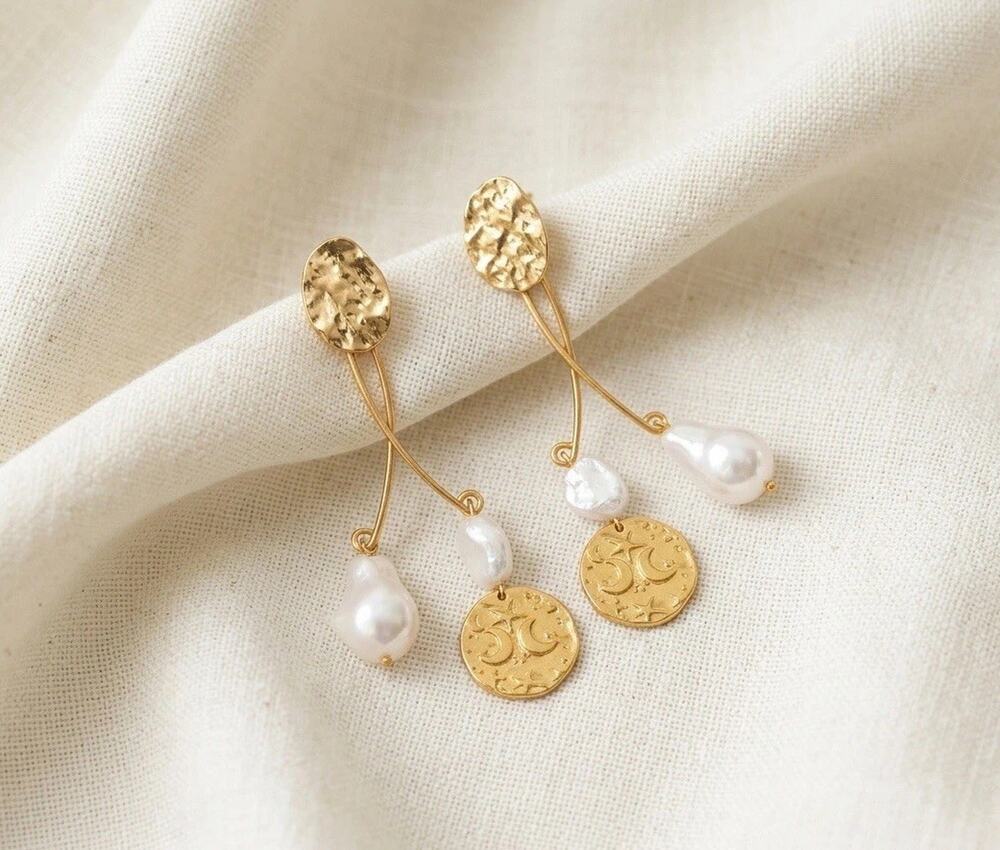 Anthropologie Coin Moon Pearl Earrings Gold Hammered Boho Star VTG Disc Baroque